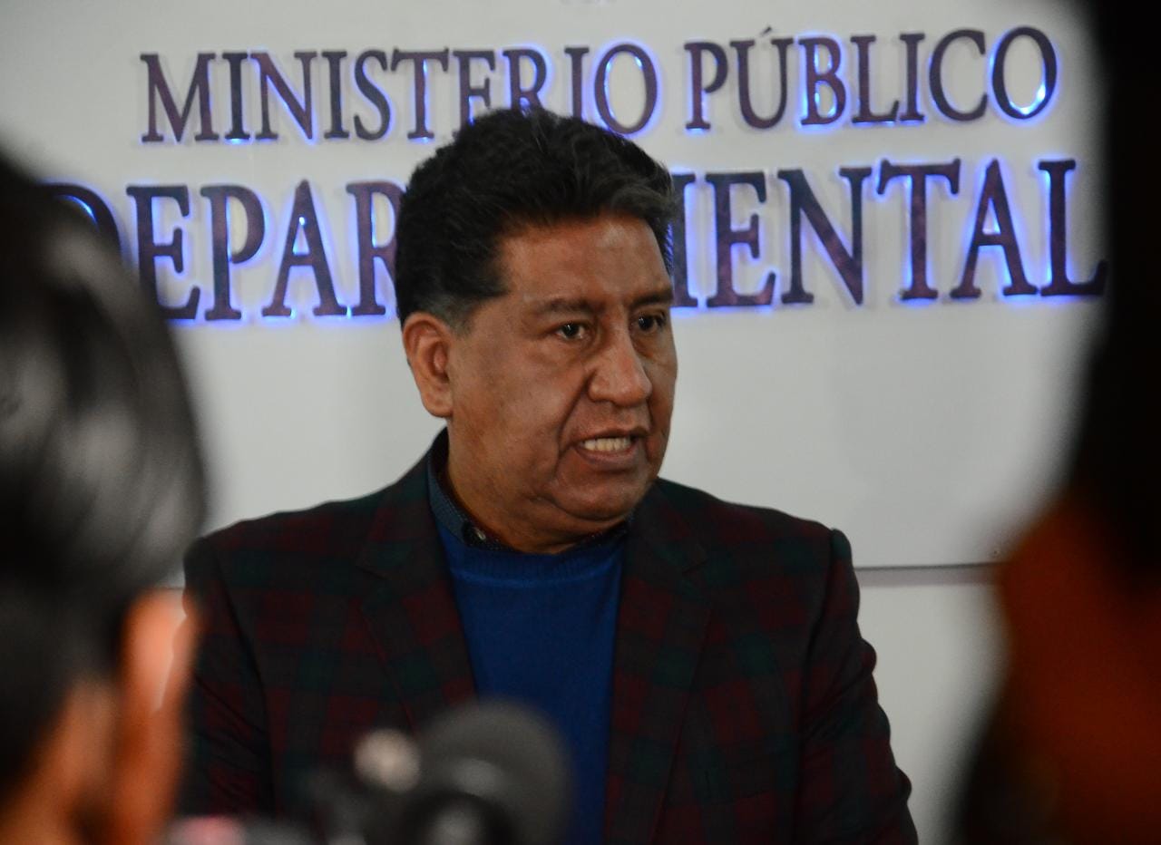 Fiscalía acumula seis denuncias contra Max Mendoza y solicita la alerta migratoria