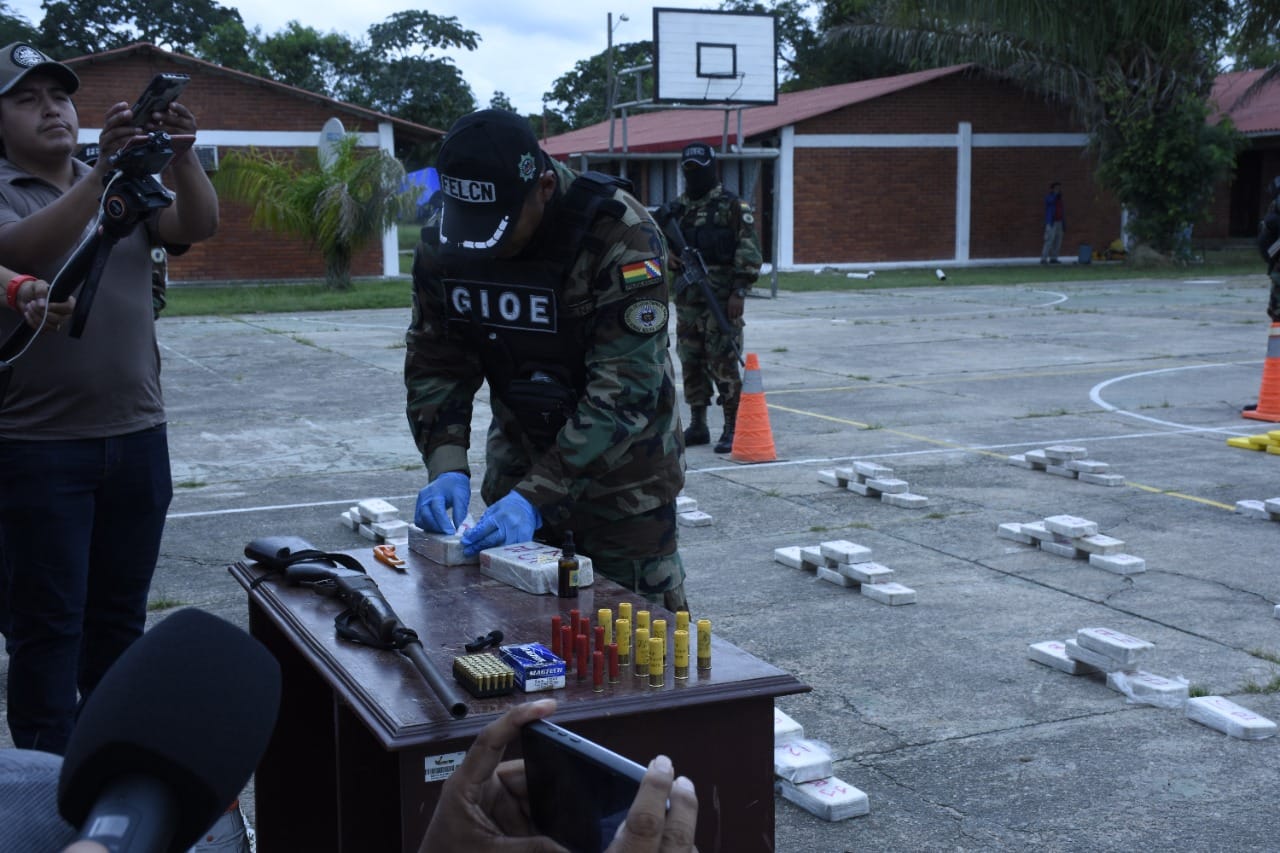 Fuerza antidroga secuestra más de 150 kilos de droga y descubre pista clandestina en el norte de La Paz