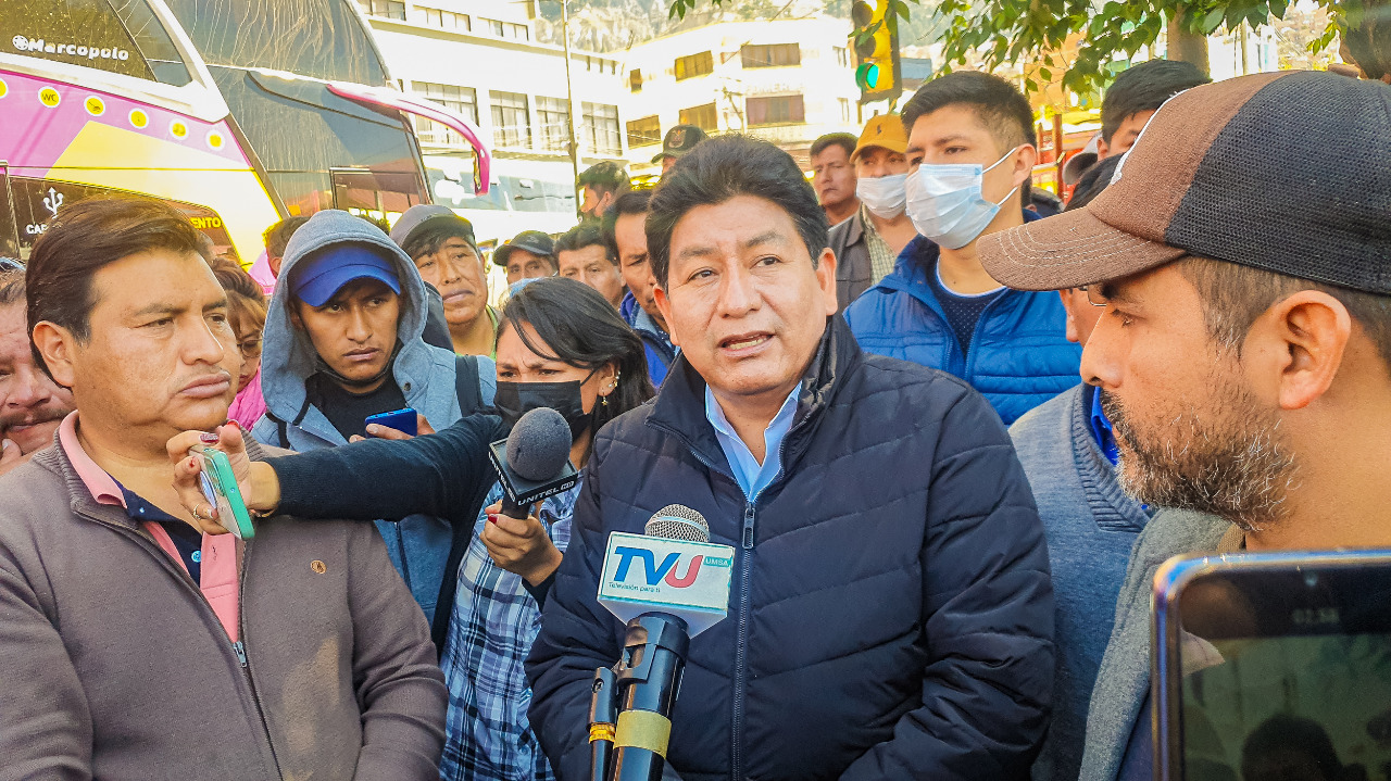 Ministro Montaño y transportistas sindicalizados dialogarán esta tarde en La Paz