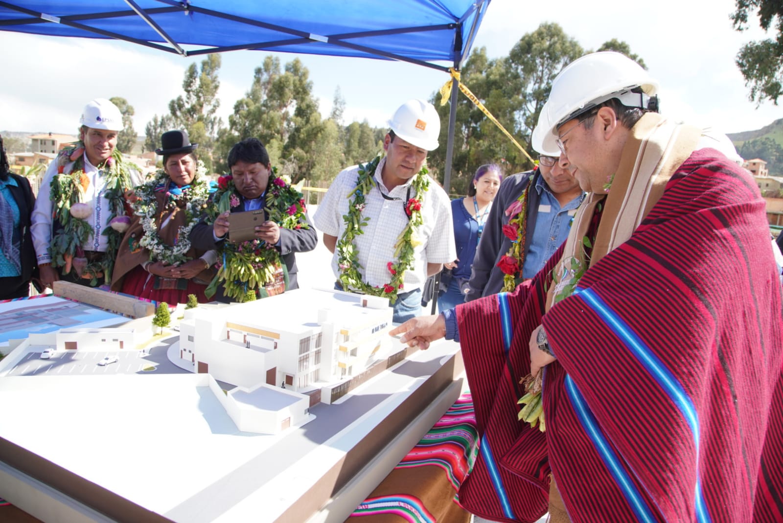Presidente inspecciona y verifica avance en la construcción del edificio de Ibmetro en Achocalla