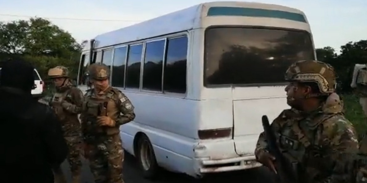 FFAA descubre traslado ilegal de petardos en la provincia Cordillera presuntamente destinado para causar zozobra en Santa Cruz