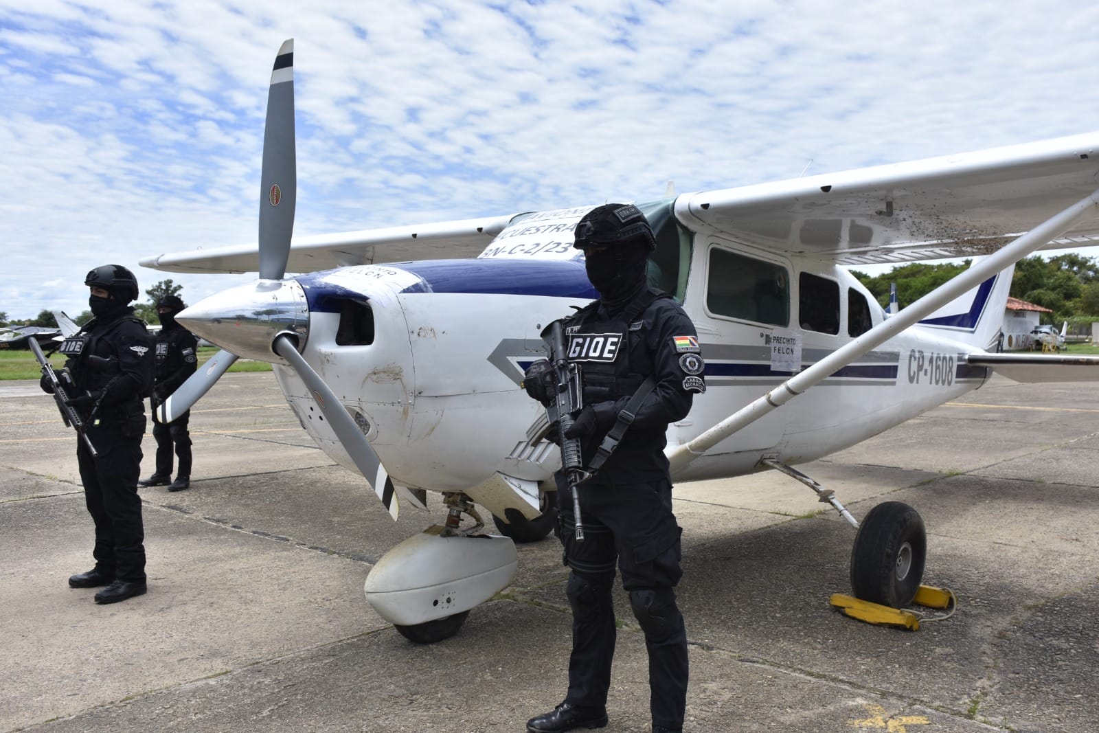 Felcn secuestra una avioneta y aprehende a dos venezolanos en San Borja