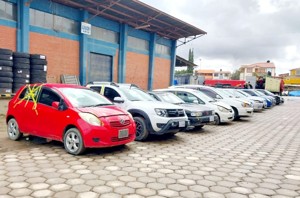 Aduana incauta en un mes 36 vehículos indocumentados valuados en Bs 3,6 millones en Cochabamba