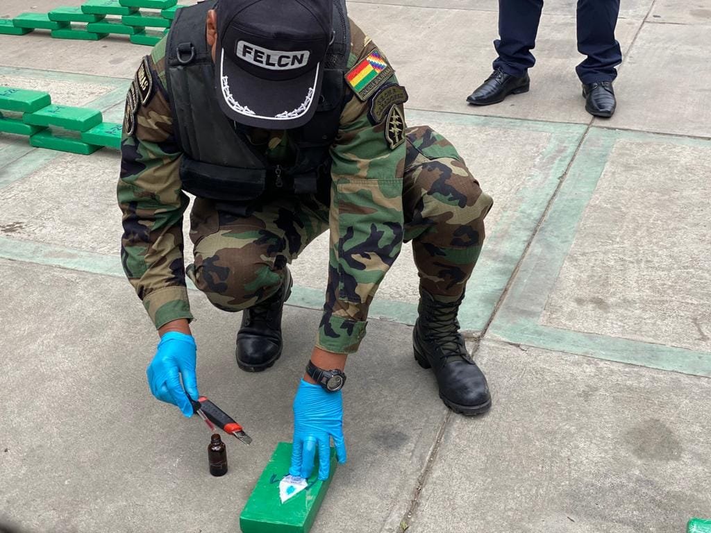 Secuestran más de 214 kilos de drogas y aprehenden a 12 personas en Cochabamba
