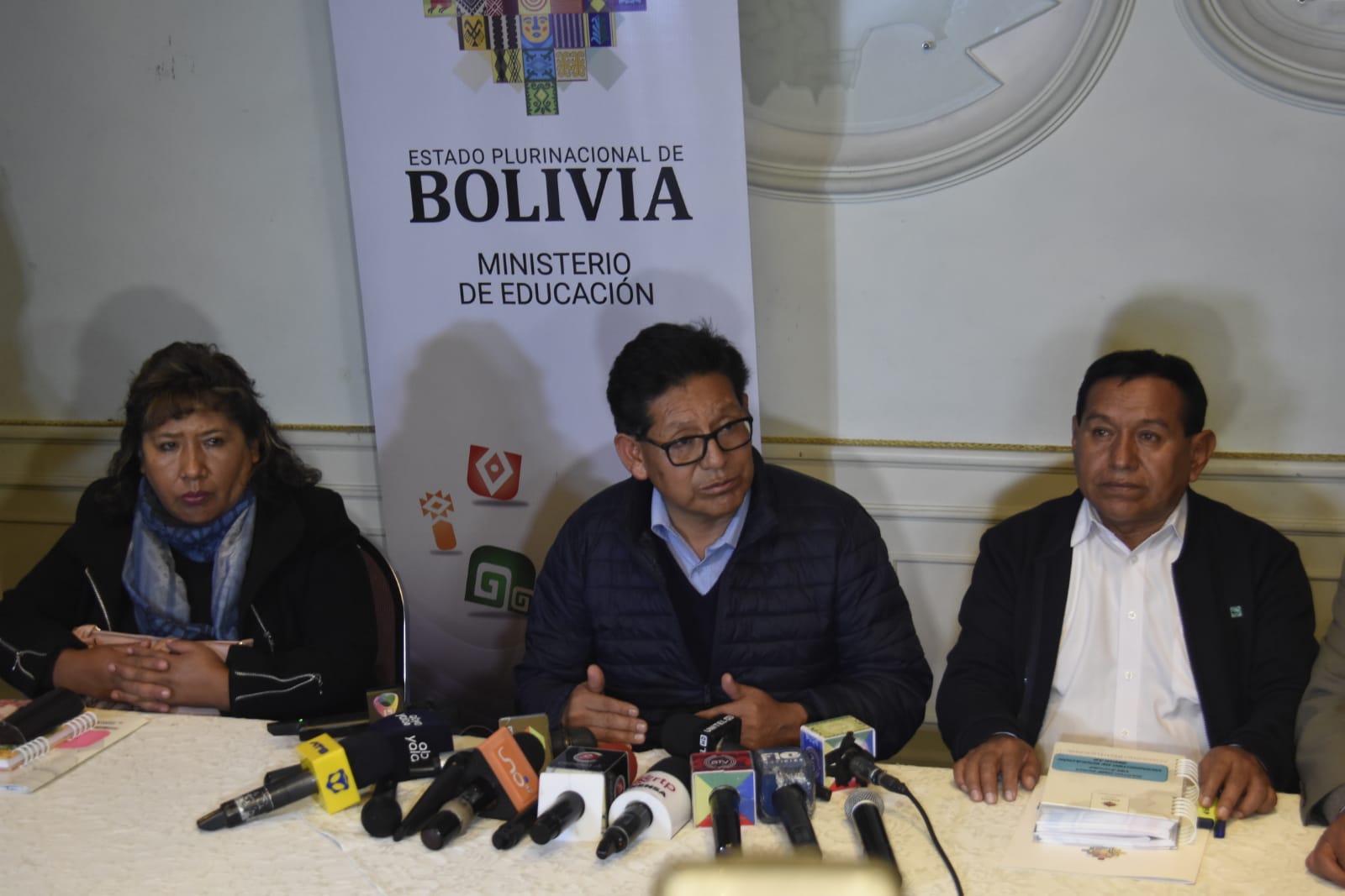 Educación afirma que no será obligatorio aplicar contenidos actualizados de la malla curricular y ratifica oferta de 16.000 horas