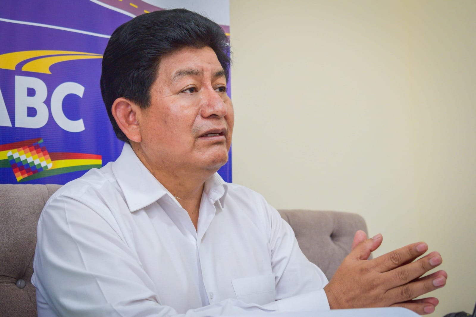 Construcción de la carretera Sucre – Yamparáez tiene un avance del 24%