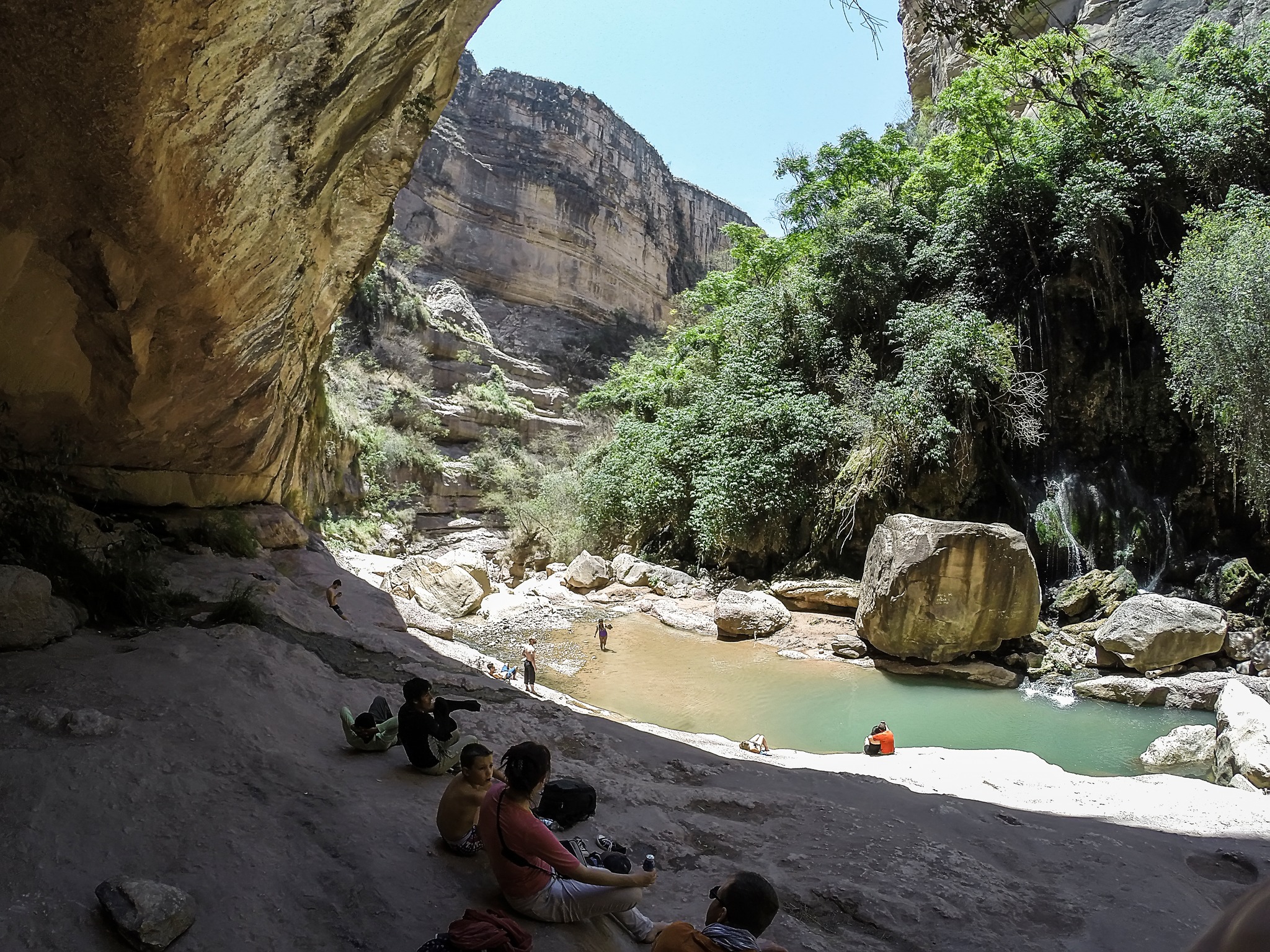 Turismo prevé que se desplazarán 400.000 personas y generarán Bs 250 millones en fin de semana y feriado