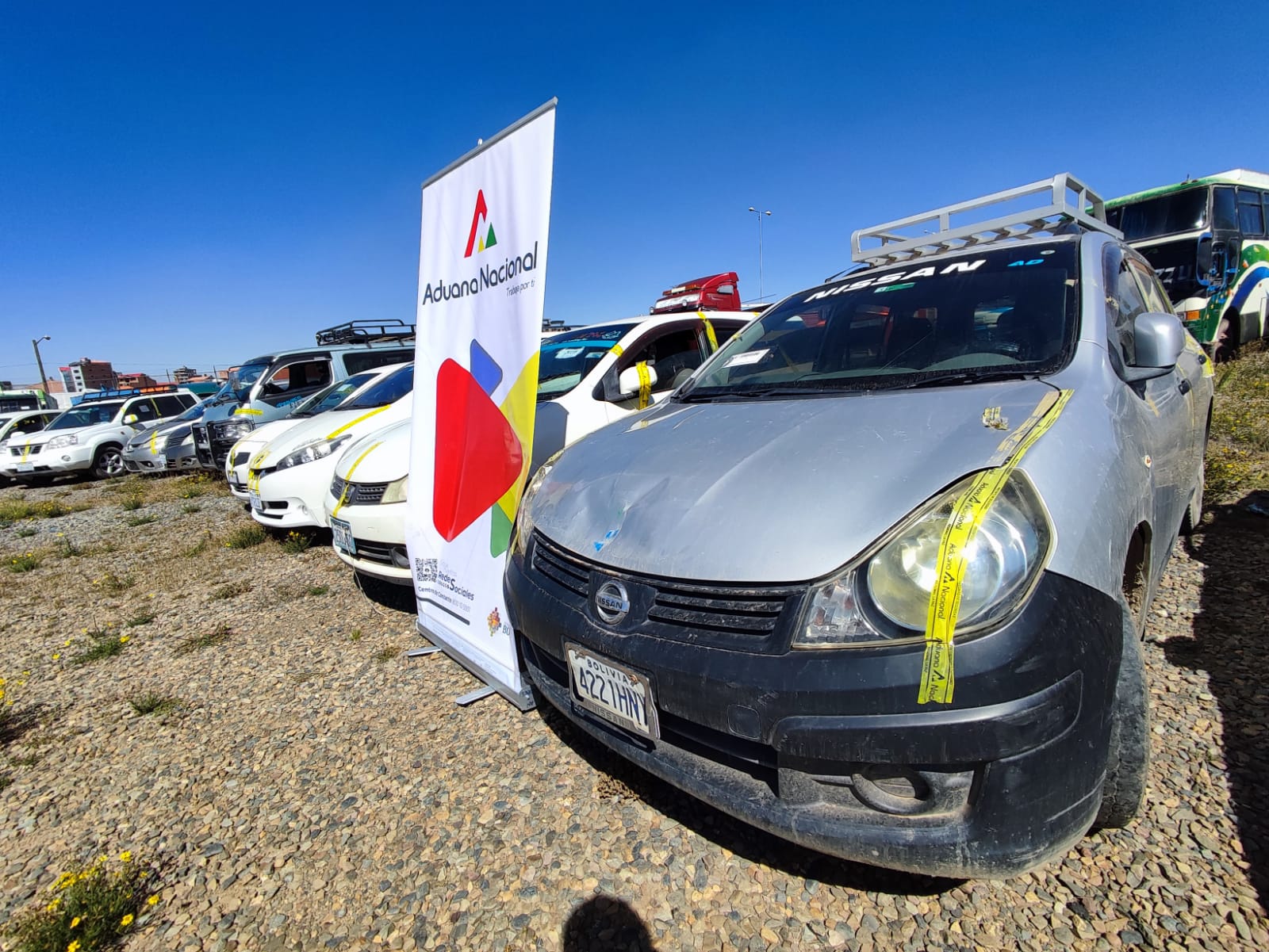 Aduana comisa en La Paz 40 vehículos indocumentados valuados en Bs 5,4 millones