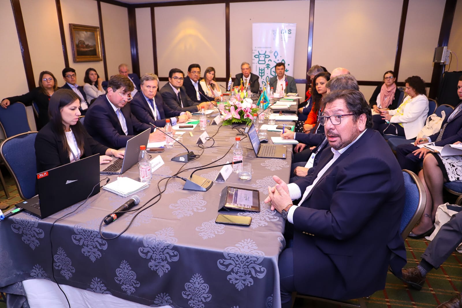 El ministro de Desarrollo Rural, Remmy Gonzales, participa de la reunión del CAS.