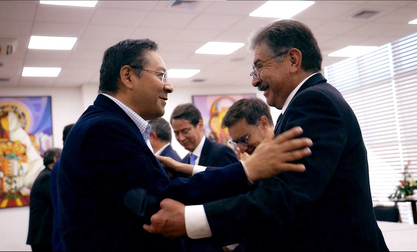 Arce se reúne con Asoban y asegura que el sistema financiero es sólido y solvente