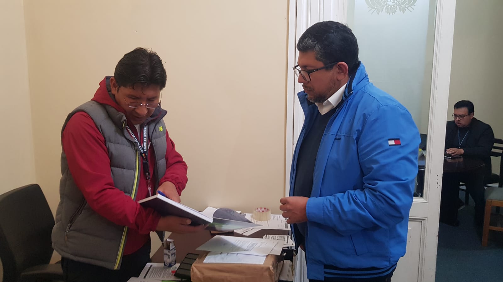 El tarijeño Hermes Flores es el primer postulante al Tribunal Supremo de Justicia