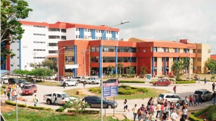 Denuncian desfalco de Bs 2 millones en la UAGRM, hay dos aprehendidos