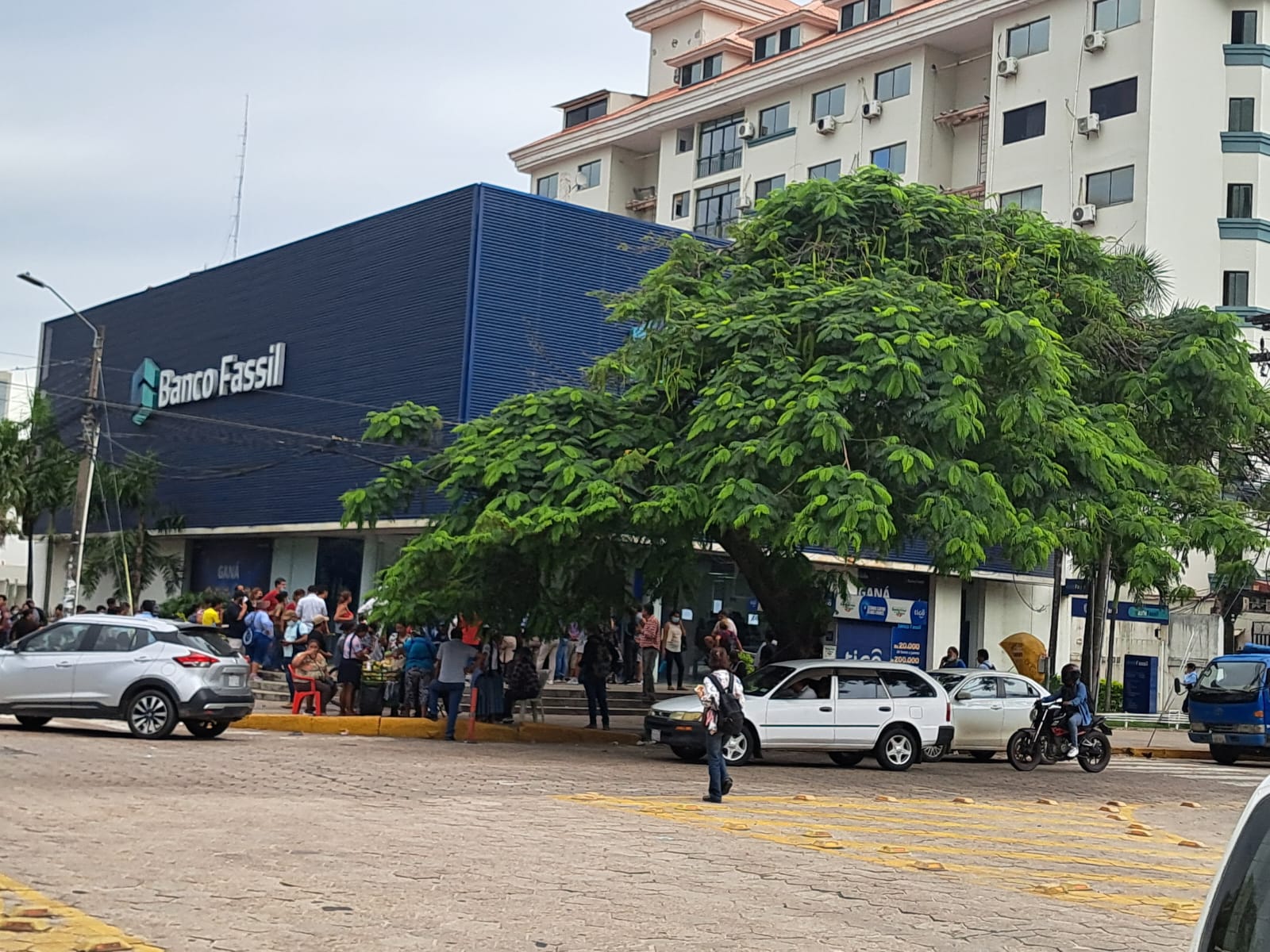 Policía aprehende a cuarto ejecutivo de Banco Fassil, entidad que autorizó créditos por $us 1,5 millones a una joven de 18 años