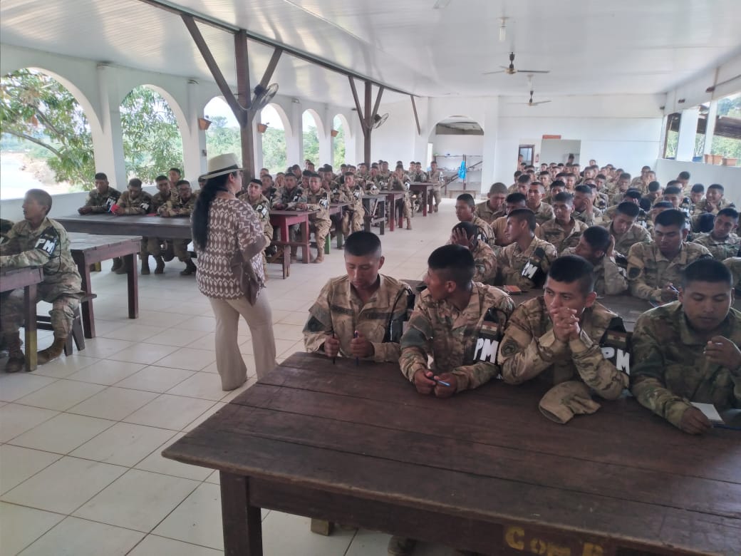 Defensa verifica las condiciones de conscriptos en cuarteles tras inundaciones en Pando