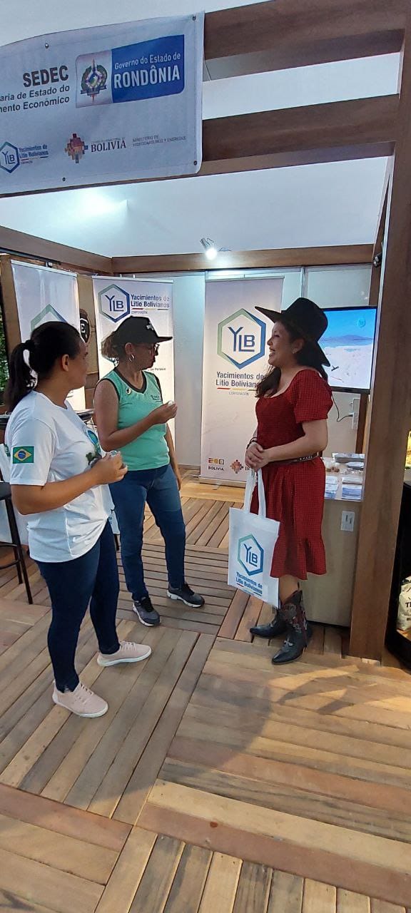 Fertilizantes y el carbonato de litio bolivianos generan interés en feria agroindustrial de Brasil