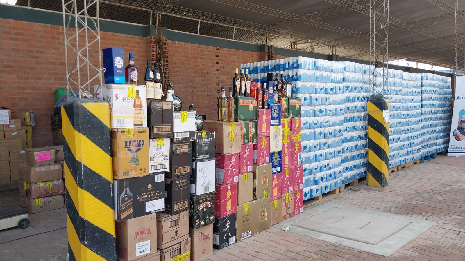 Aduana comisa 20 t de bebidas alcohólicas de contrabando valuadas en Bs 234.000