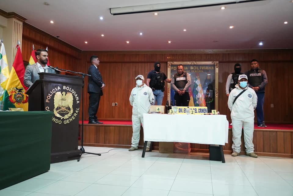 Policía aprehende a las personas que abandonaron el cadáver de una mujer en Miraflores