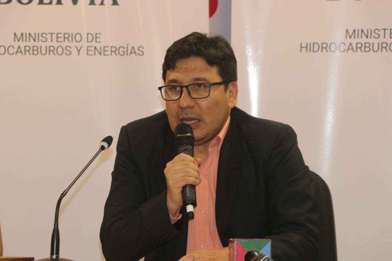 Gobierno aclara que los decretos 4910 y 4911 garantizan el “normal” abastecimiento de combustibles