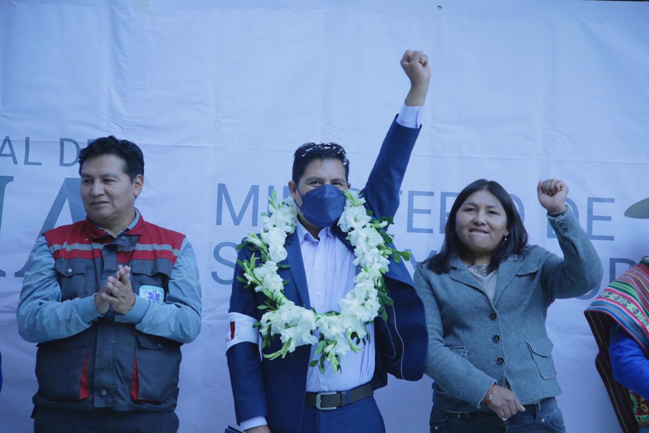 Gobierno fortalece el Sistema Sanitario con la entrega de 120 ítems en Oruro