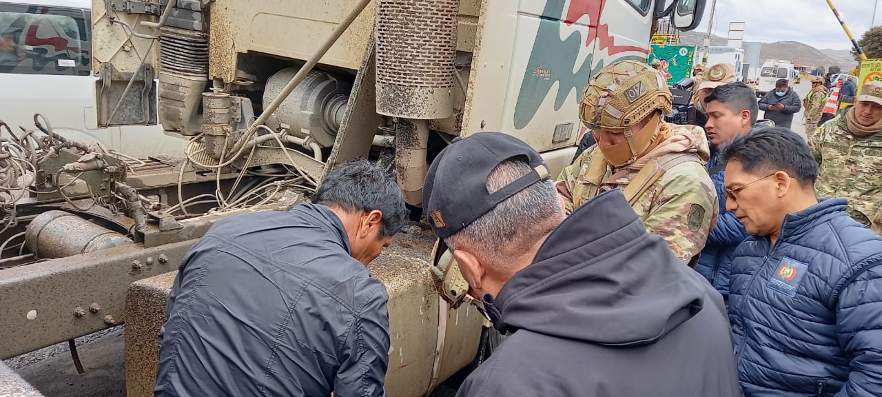 Gobierno intensifica controles para evitar el contrabando de combustible y huevo a Perú