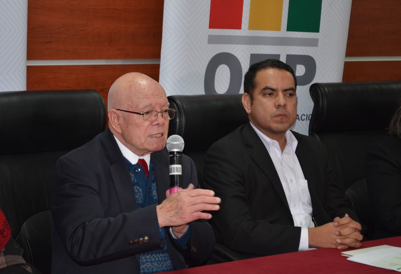 Reeligen a Óscar Hassenteufel como presidente del TSE