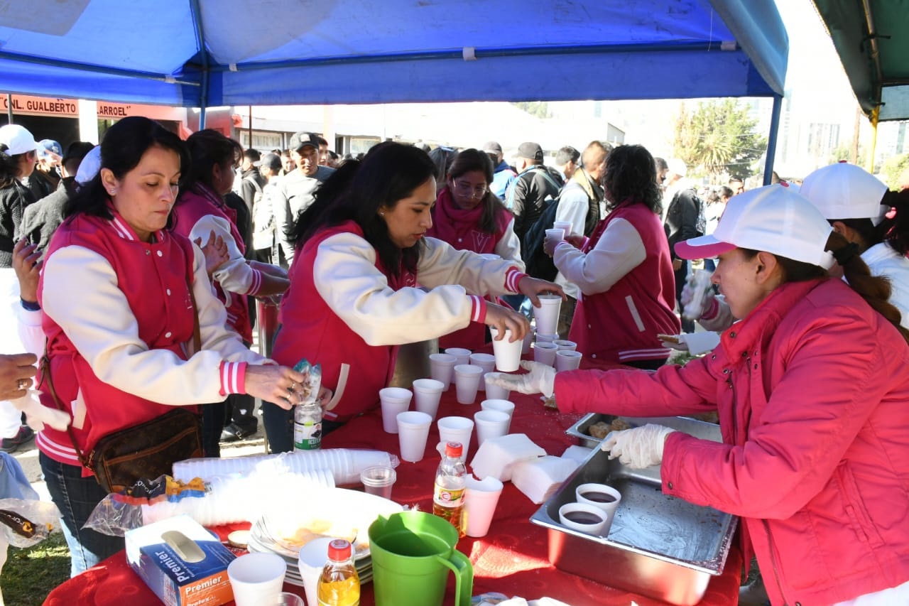 El Comando del Ejército recauda fondos en una kermés para los cadetes accidentados 