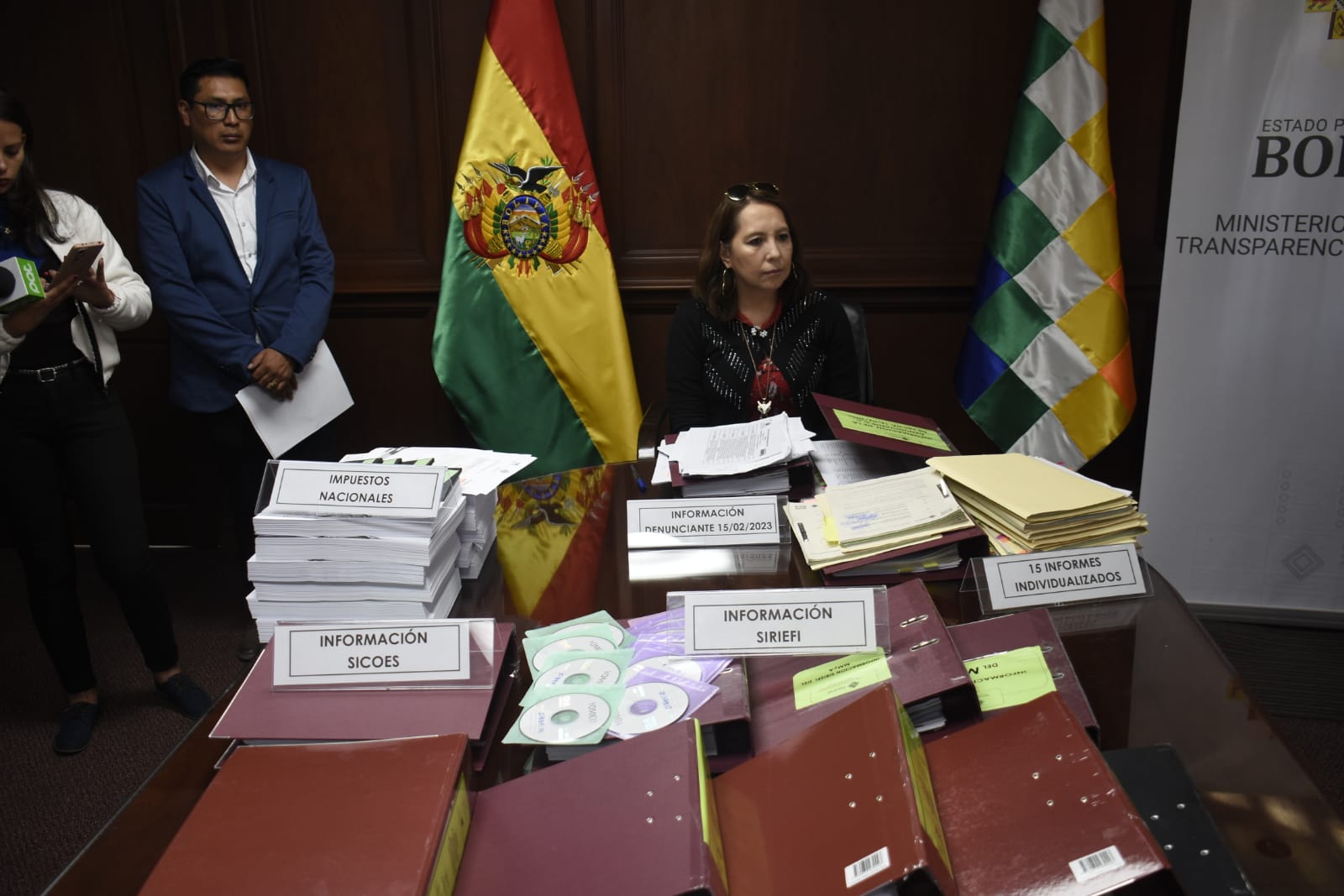 Viceministra Ríos: Exministro Santos Cruz era investigado desde enero, se vincula a 15 personas con el caso coimas