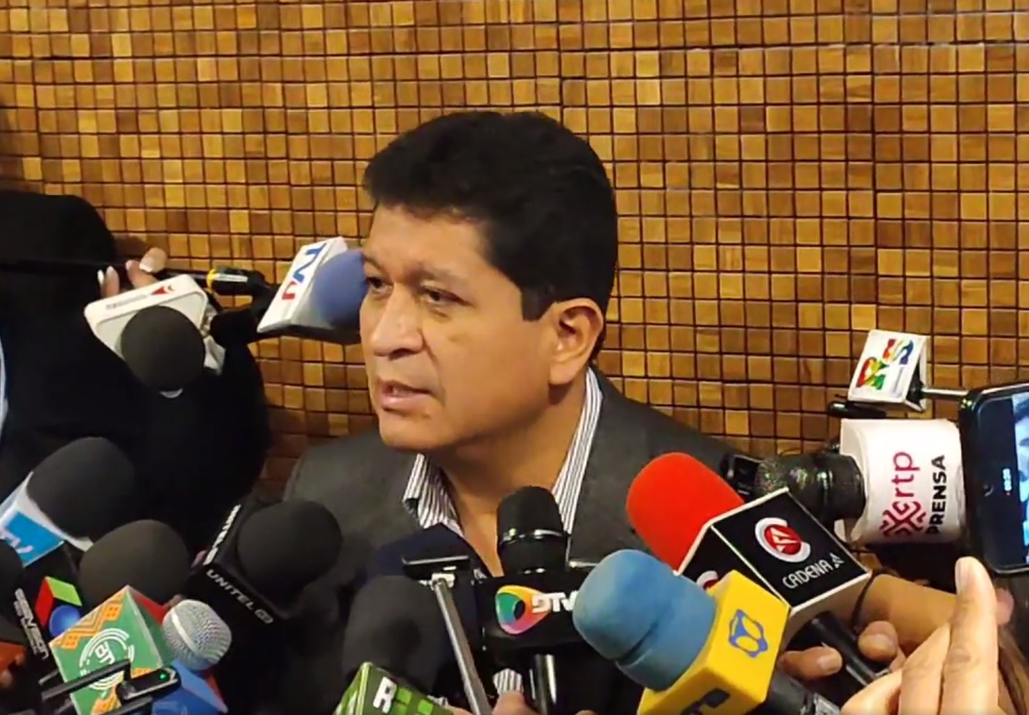 Legisladores plantean crear Comisión Mixta para investigar el caso Banco Fassil