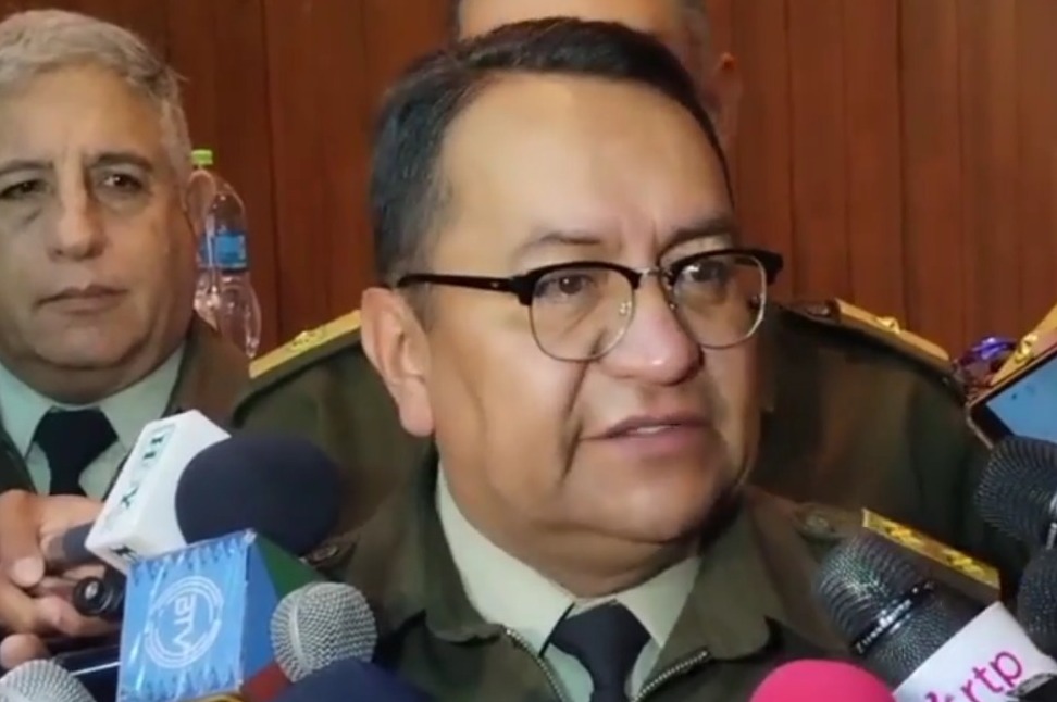 Comando ejecuta el relevo de más de 100 efectivos policiales del aeropuerto de Viru Viru