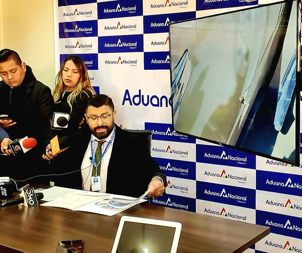 Aduana presenta querella contra presuntos “chuteros” por tentativa de asesinato en Cochabamba