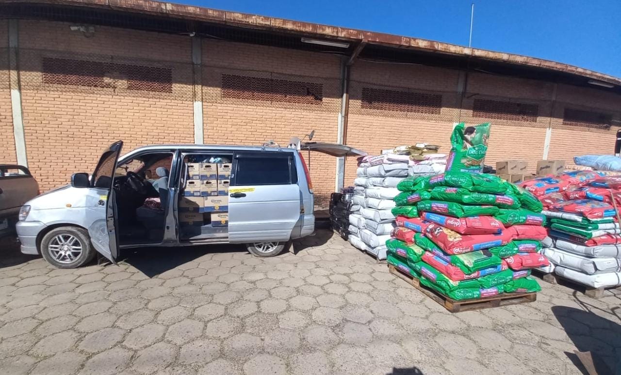 Interceptan en Santa Cruz tres vehículos cargados con mercadería argentina de contrabando