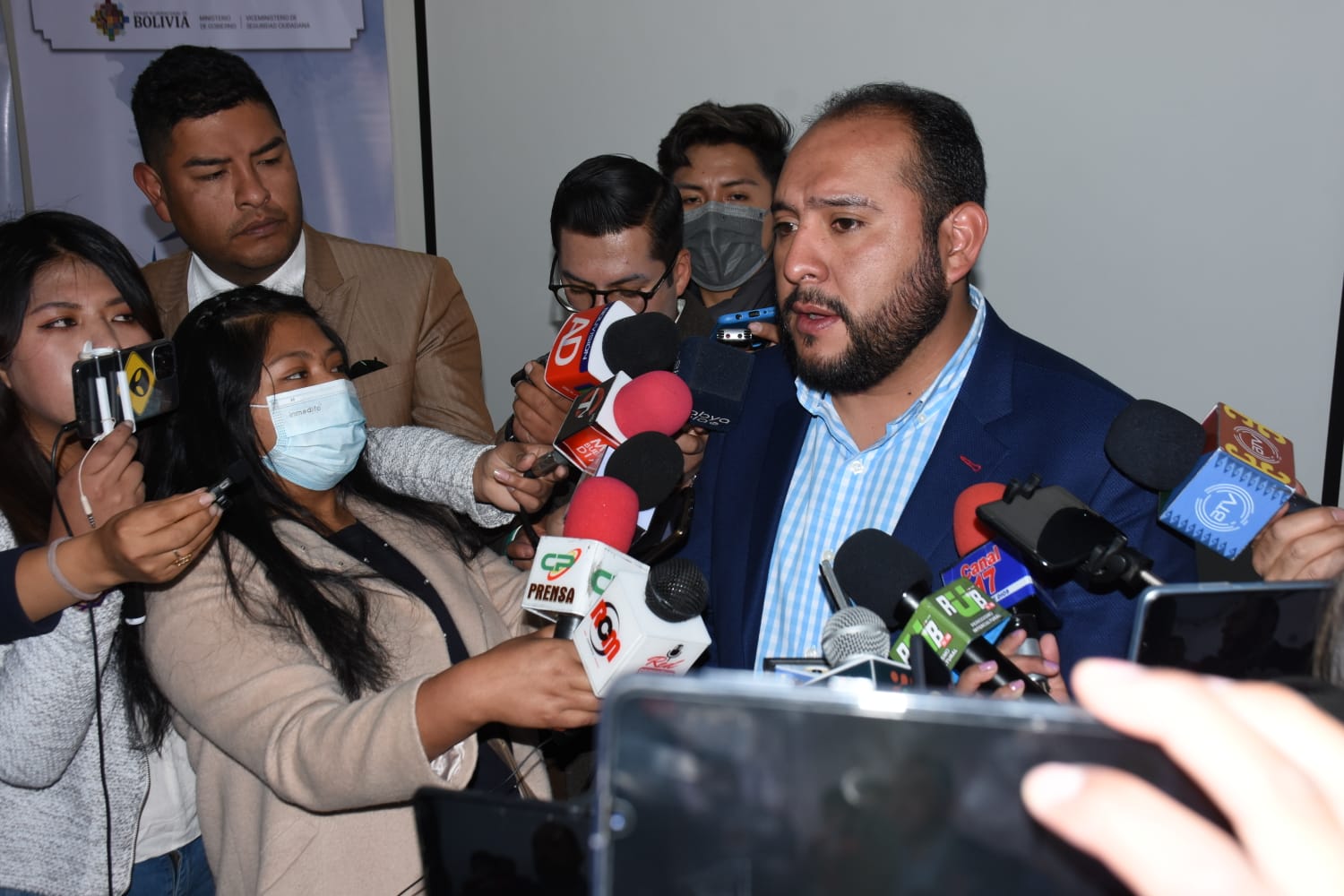 Identifican al hombre que presuntamente promovió la brutal agresión a la asambleísta Cruz 