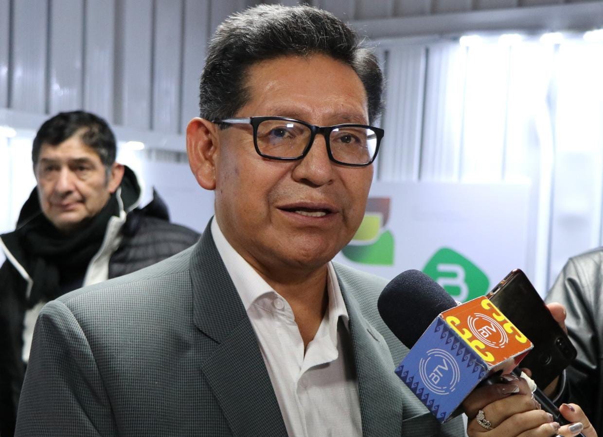 Ministro Pary pide a padres y madres de familia contribuir a evitar hechos de violencia en escuelas