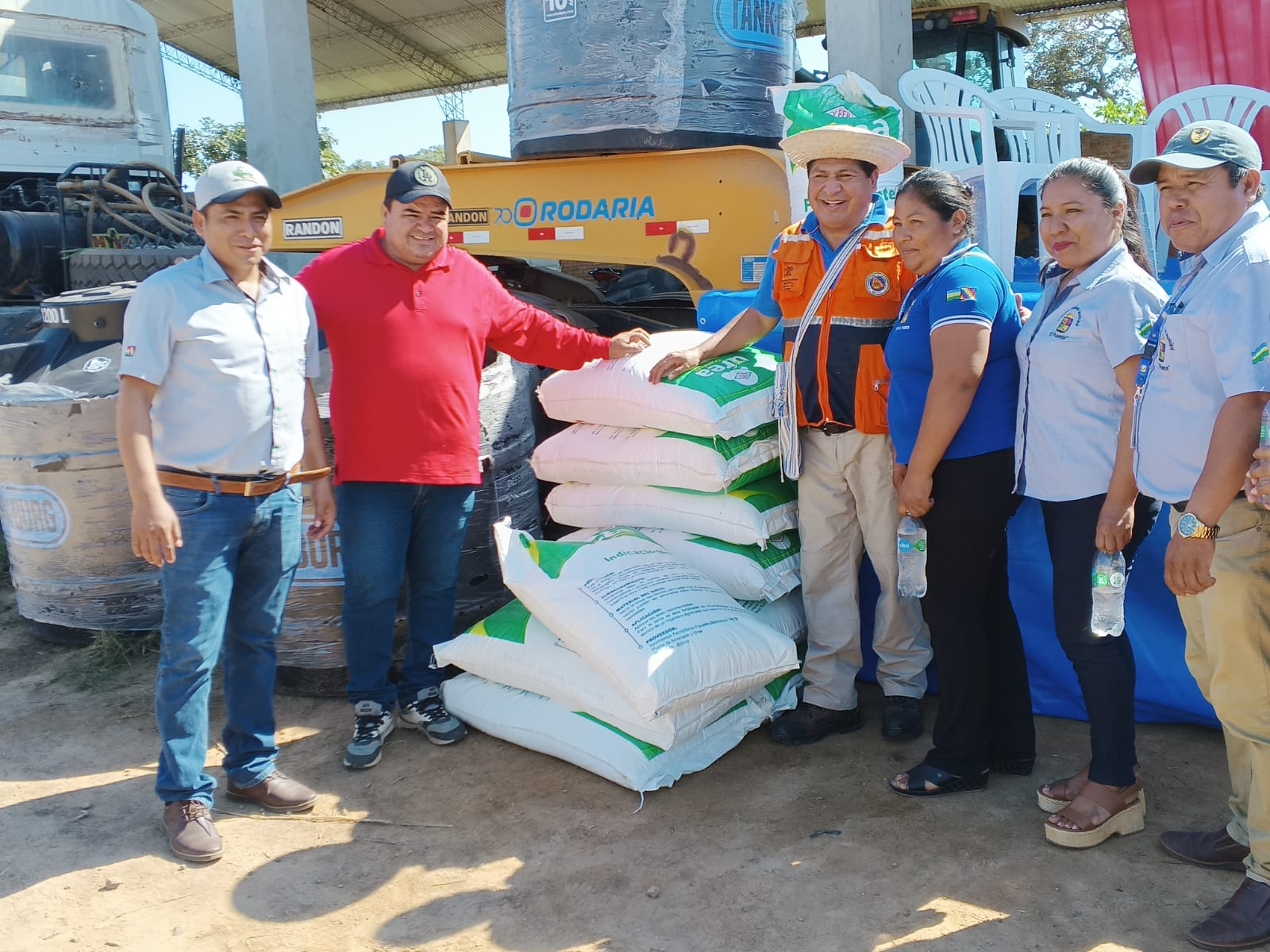 Gobierno entrega en Tarija 403 toneladas de ayuda humanitaria para municipios afectados por sequías 