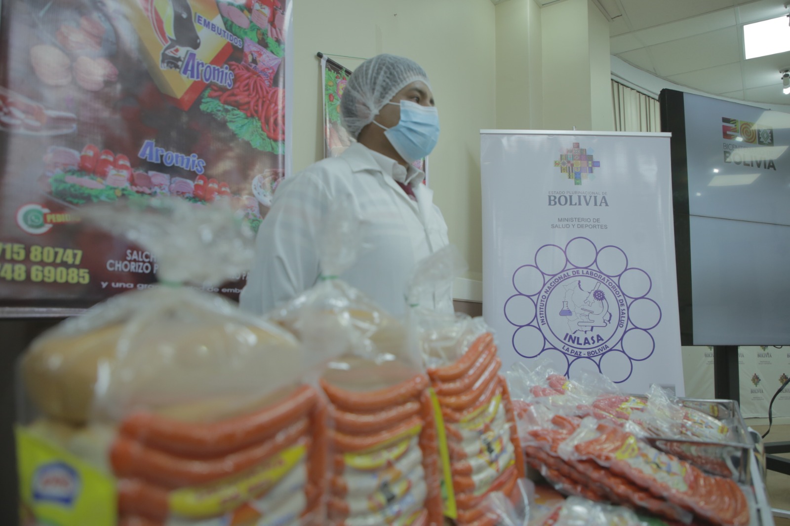 Salud autoriza a 58 empresas la venta de salchichas