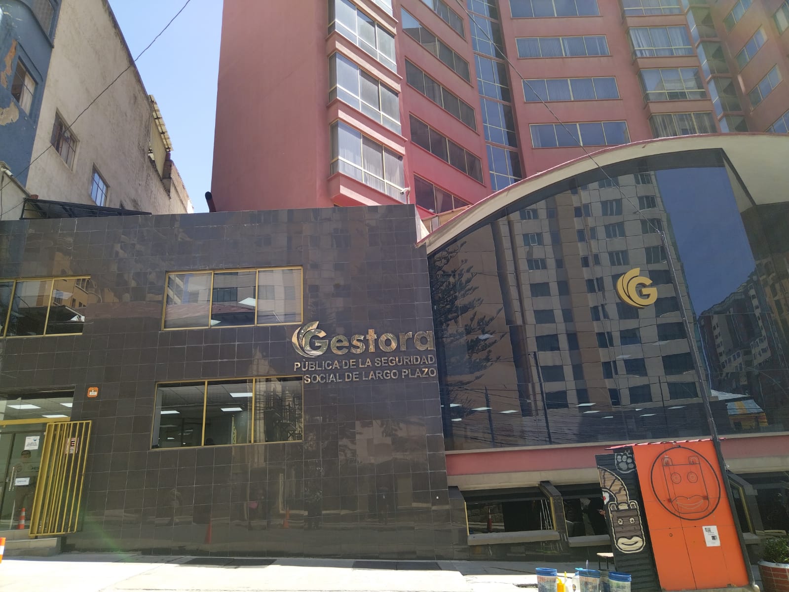 Gestora ratifica que su funcionamiento es completamente legal y rechaza declaraciones del rector de la UAGRM