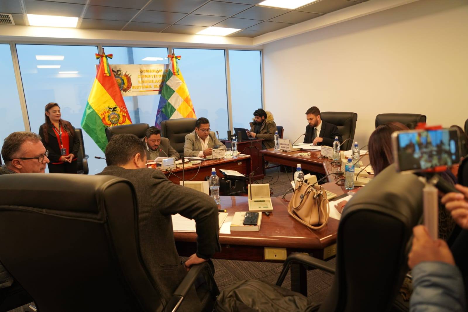 Gobierno cuenta con 500 dispositivos para aplicar futura ley de manillas electrónicas de vigilancia