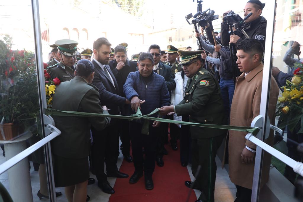 Vicepresidente es el primer asegurado del Hospital de segundo nivel Virgen de Copacabana en La Paz