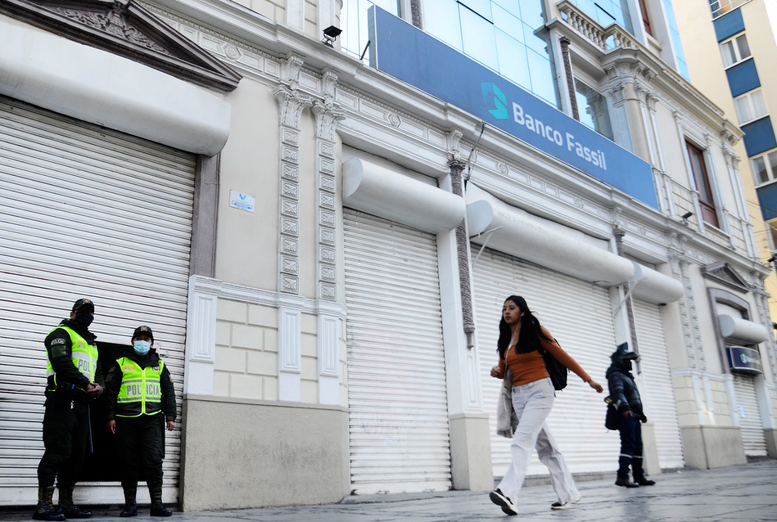 Inician pago de liquidaciones menores o iguales a Bs 21.000 a extrabajadores del extinto Banco Fassil