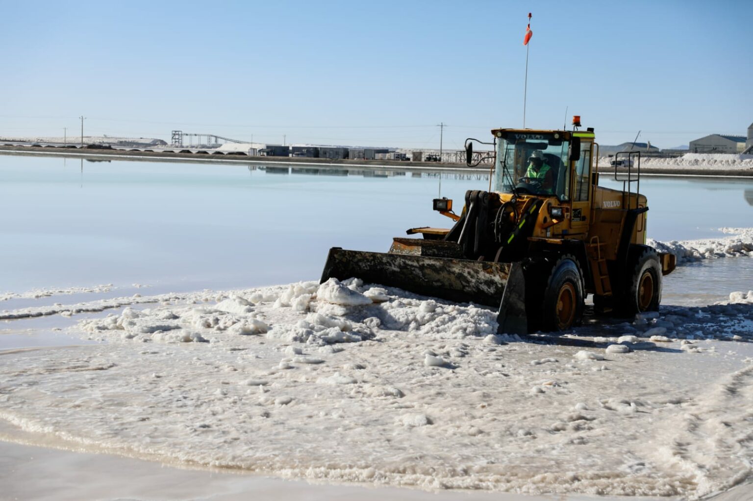 Empresas internacionales aceptaron el modelo soberano de inversiones boliviano para industrializar el litio