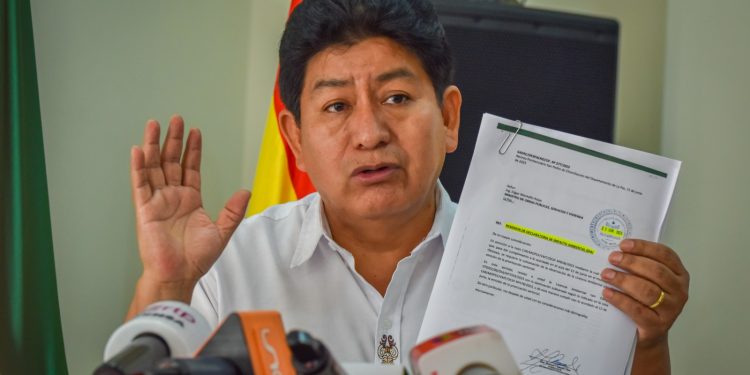 Montaño cuestiona al secretario de la Gobernación cruceña por “hacerse el salvador” con obras del Gobierno