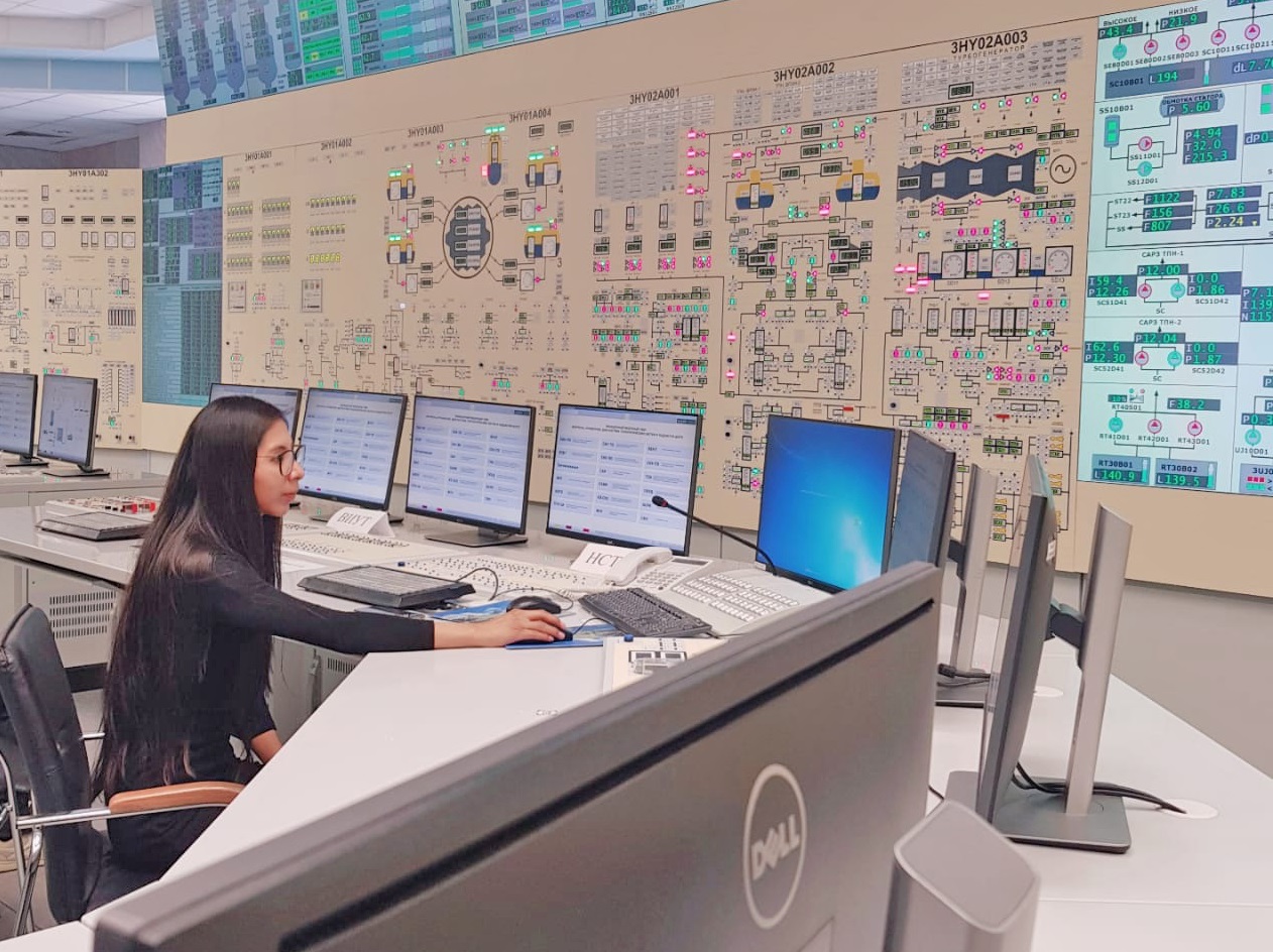 Sara Fernández alienta a las mujeres a ser parte del avance nuclear en Bolivia