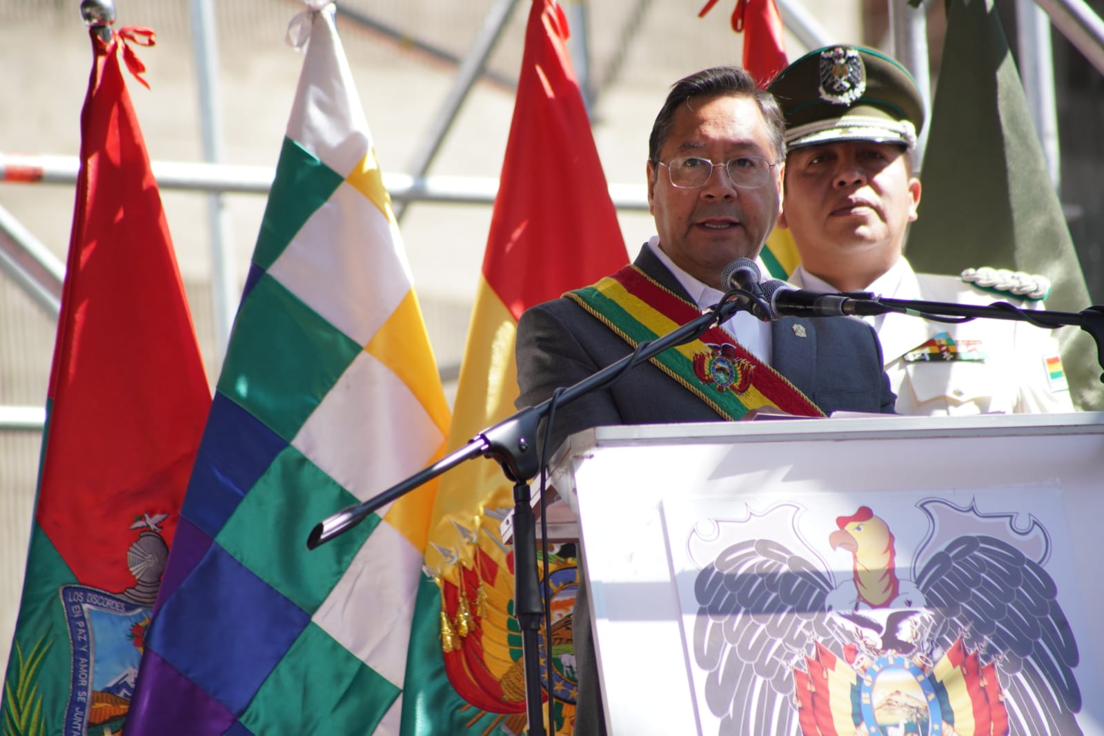 Arce destaca labor de la Policía y le pide ser la entidad que más luche contra los feminicidios