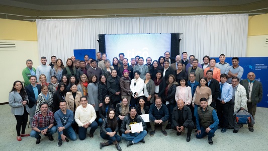 Los periodistas en la entrega de certificaciones en La Paz. Foto: Tigo.