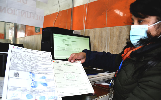 Serecí Oruro entrega hasta mayo más de 3.000 certificados de nacimiento gratuitos 