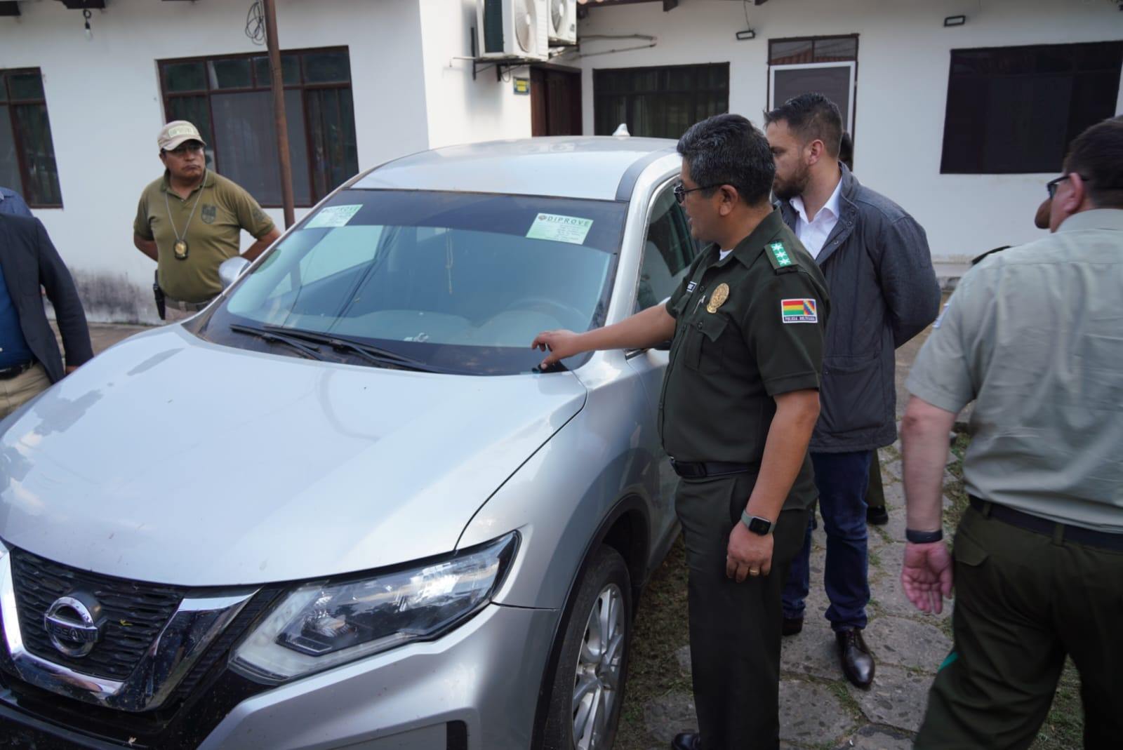 Diprove recupera seis vehículos con denuncia de robo internacional en Santa Cruz 