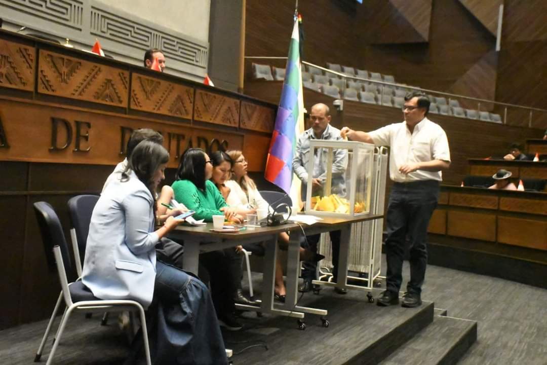 En segunda votación, Cámara de Diputados aprueba en su estación en grande proyecto de ley del oro