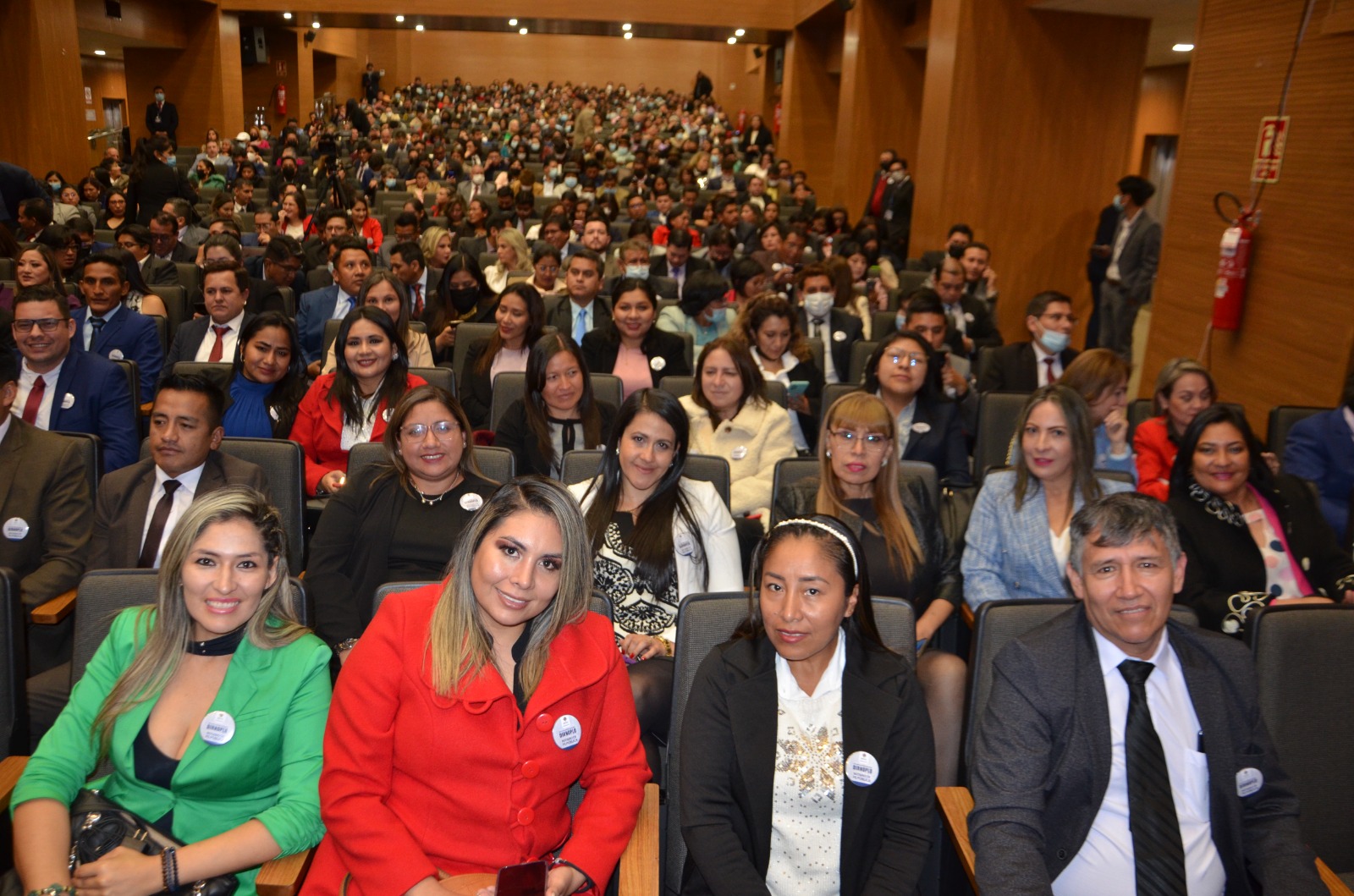 Posesionan a 200 nuevos notarios seleccionados en un proceso meritocrático 