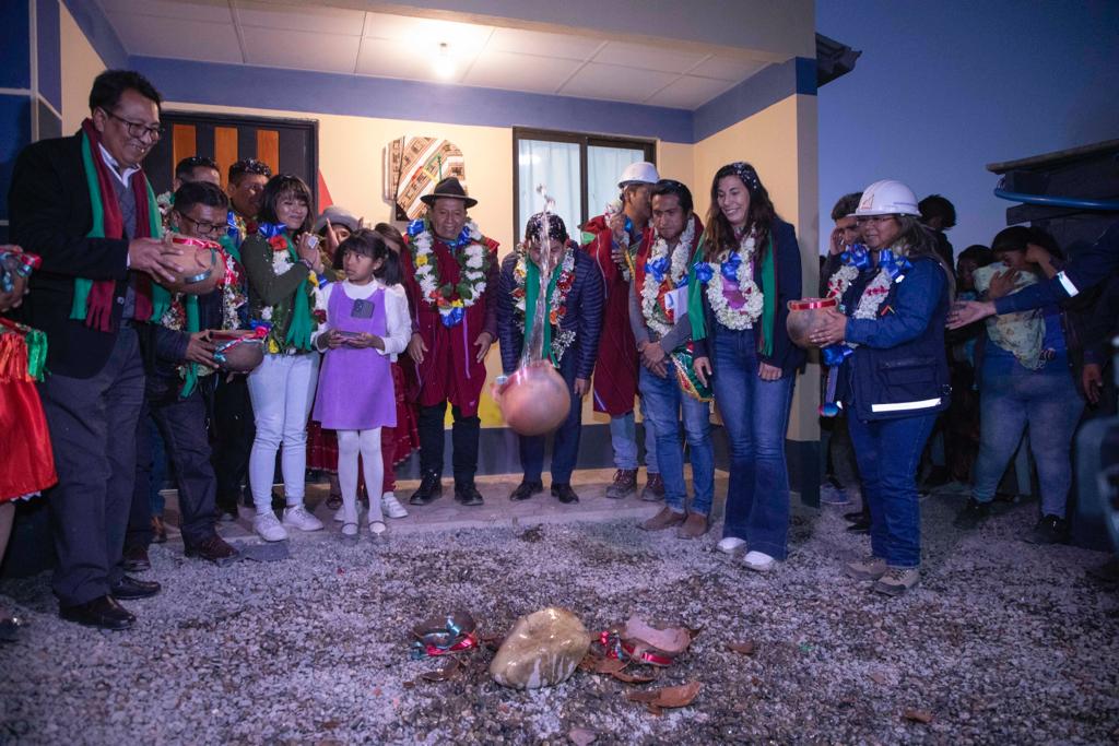 Entregan 85 viviendas en El Pedregal, zona que resistió el golpe de Estado de 2019