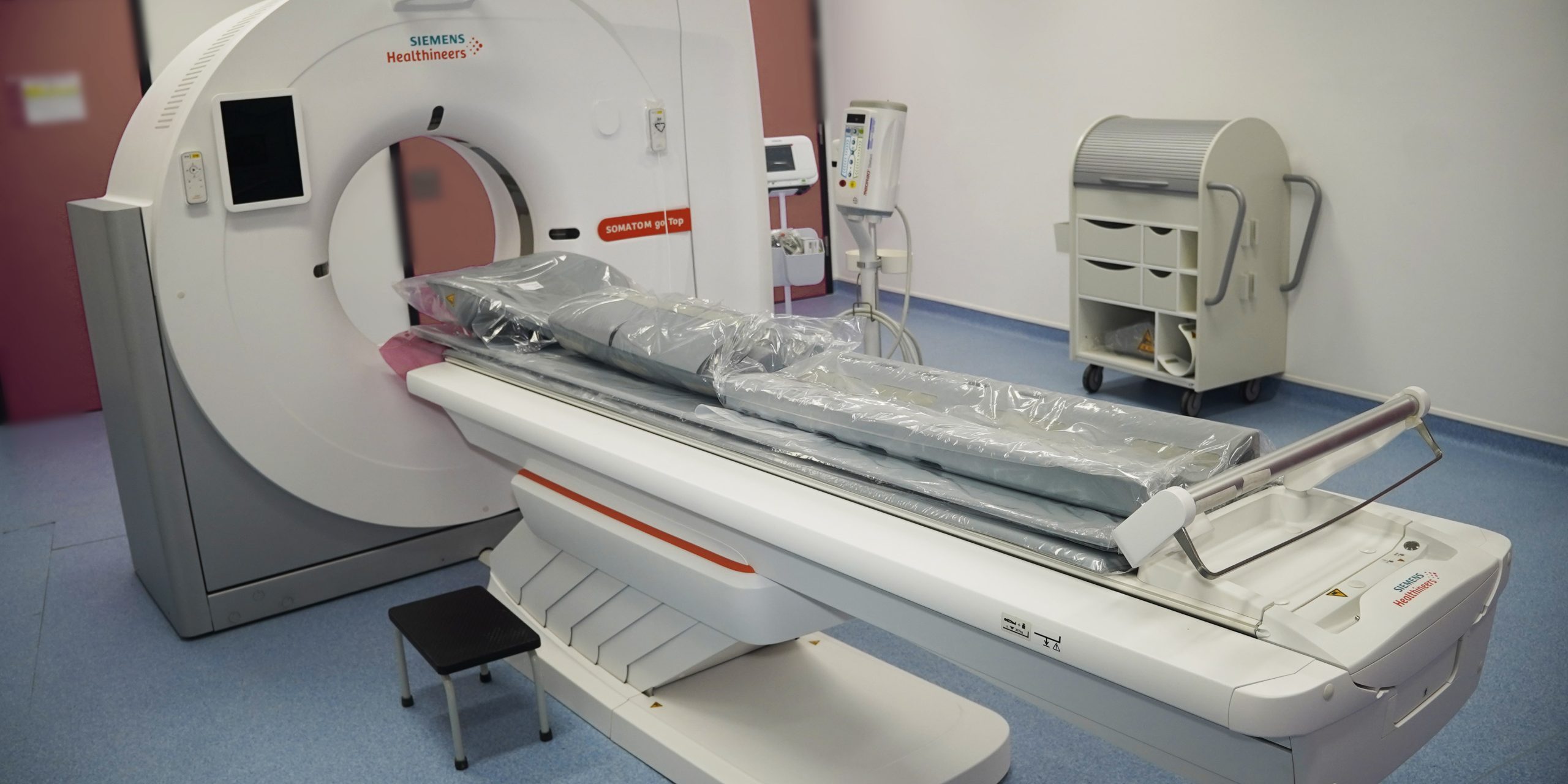 Aisem observa estudio de preinversión para la Unidad de Radioterapia en Cochabamba